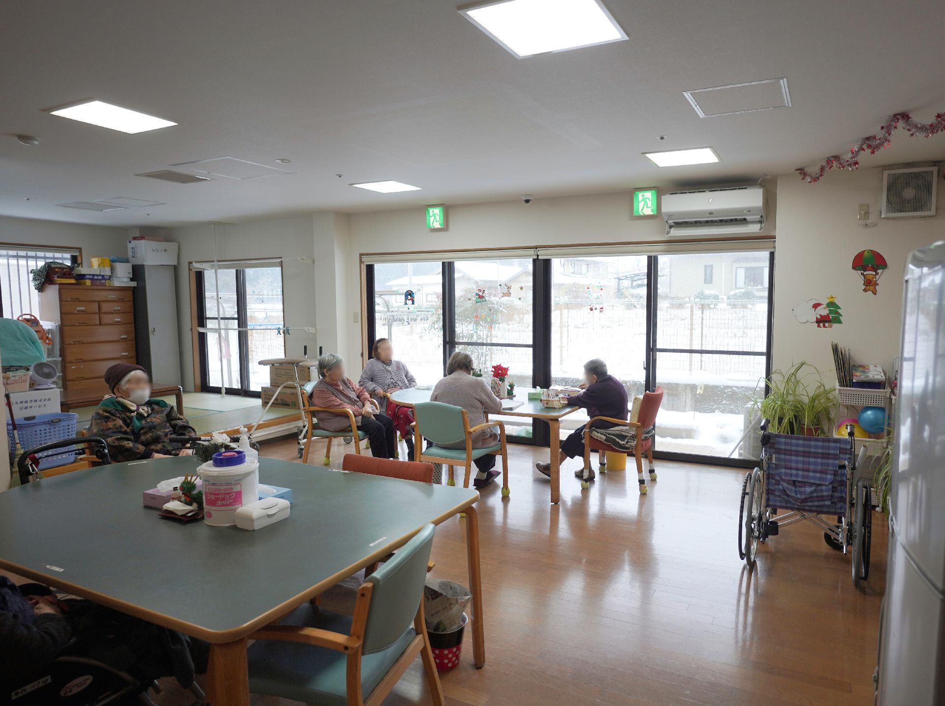 家具配置にゆとりをもたせた食堂
