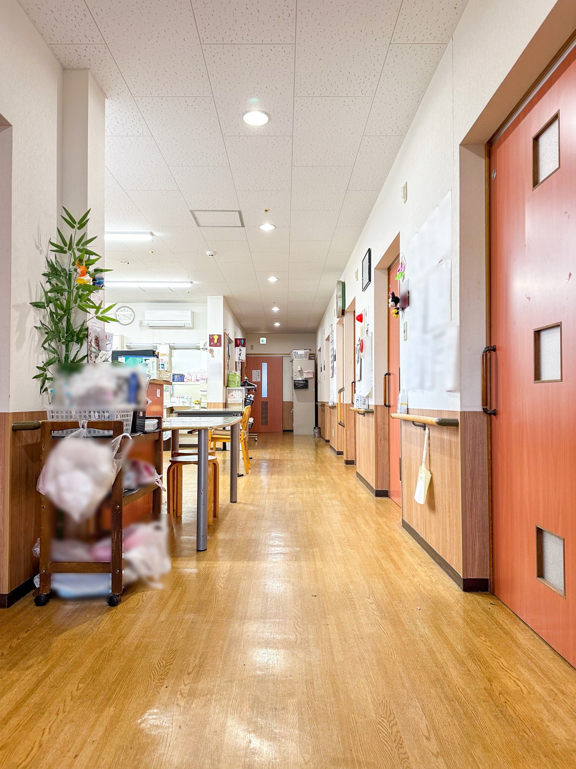 清潔な廊下の風景