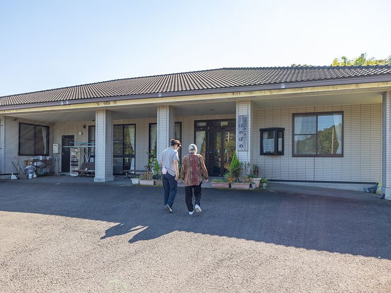 玄関前の様子