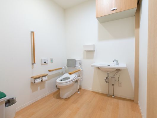 車椅子用のトイレ1