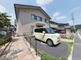 静かな住宅街にある施設外観