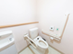 介護施設の清潔なトイレ空間