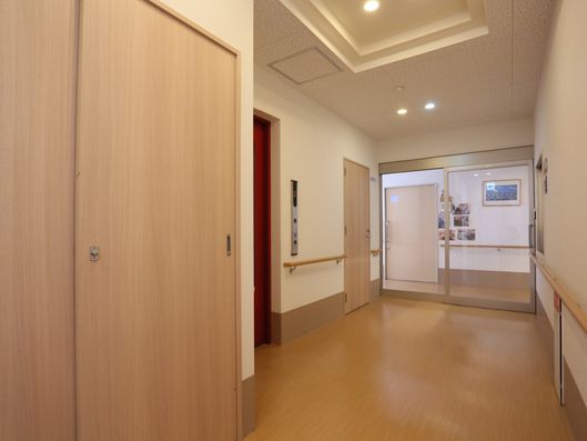 ２階エレベーターホール