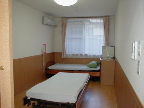 「百ねん庵楠」の2人部屋。夫婦での新しいセカンドライフを始められる。
