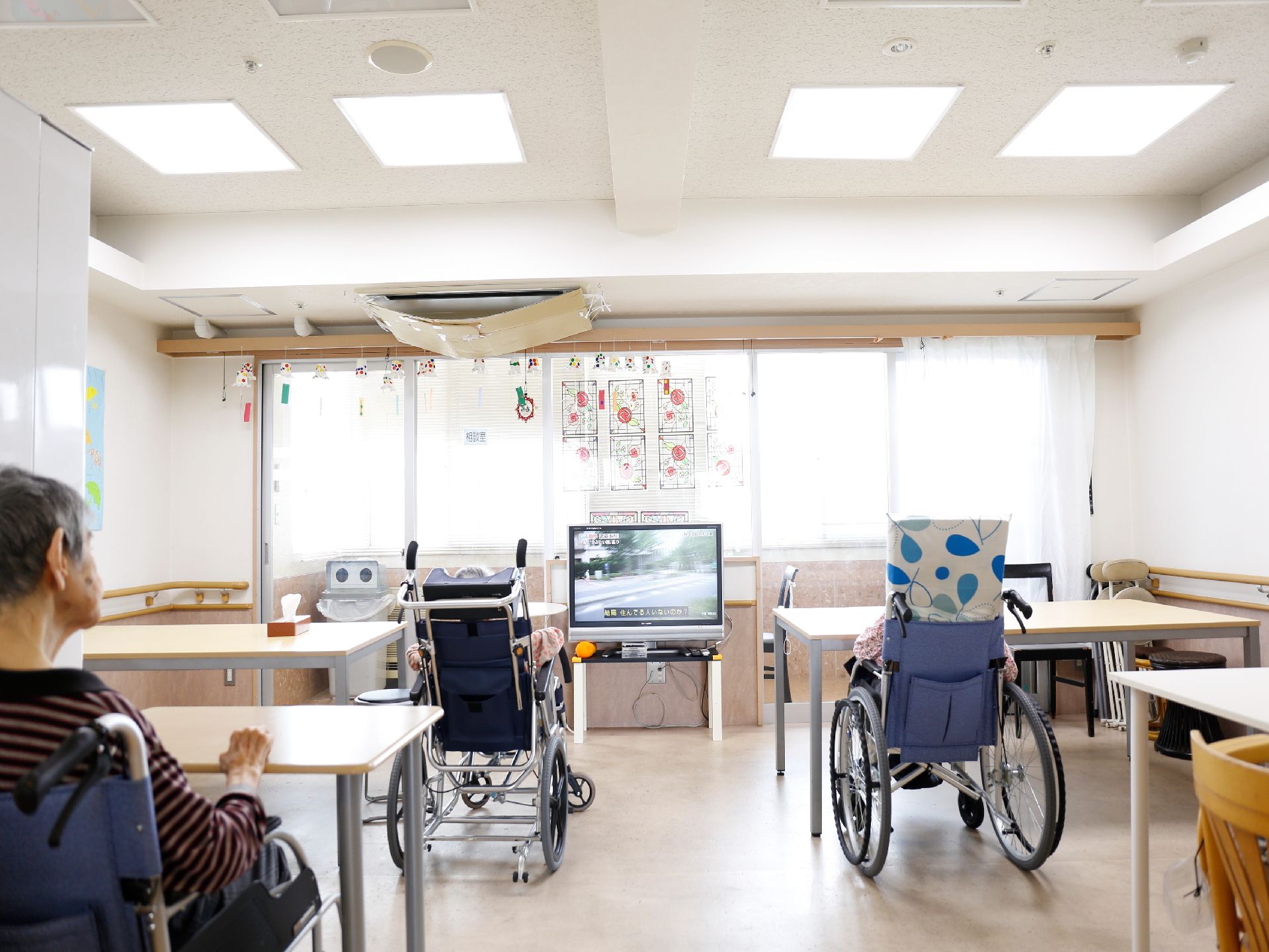 ジョイライフ鴨居のケア。経験・知識・実績の豊富な職員が沢山おりますので毎日を安心してお過ごしいただけます。