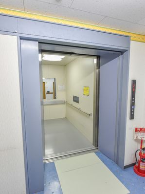 エレベーター内