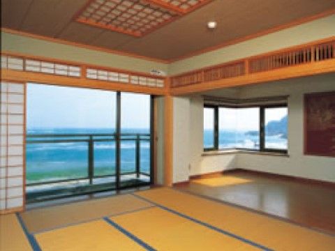 ジョイライフ鯛の浦の居室。居室からは海を一望できます。ゆっくりと、優雅な日々をお送りいただけます。