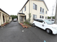 静かな住宅街にある施設外観