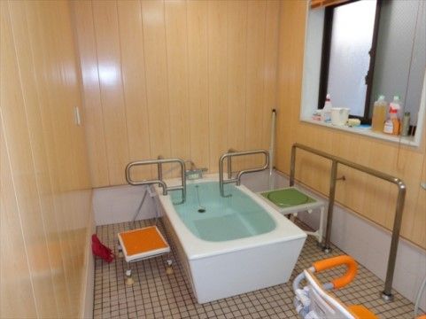有料老人ホームいこいの個浴室。プライバシーを守りながらゆっくりとご入浴をしていただけます。ご自宅のようにご入浴ください。。