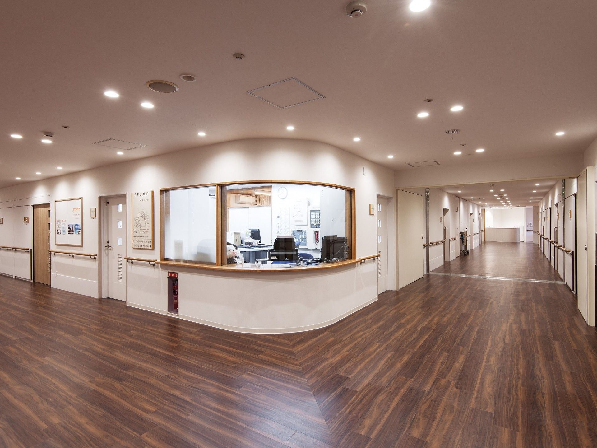 「ゆうらいふ横浜」のスタッフルーム。相談や悩み事を、気楽にできるよう、スタッフルームを設けている。