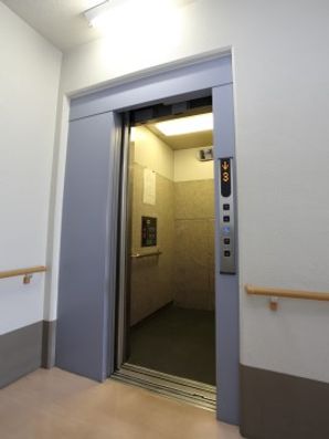 エレベーター