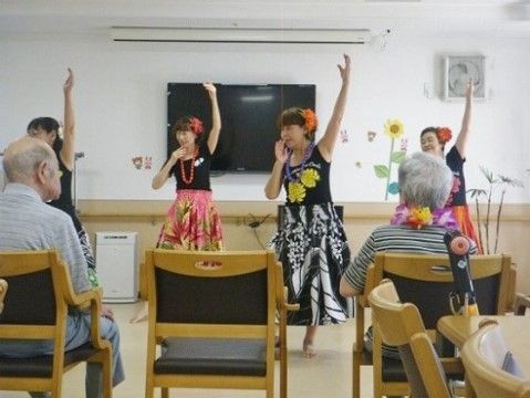 ファインビレッジ緑花台のレクリエーション。毎日をいきいきと楽しく、明るくお過ごしいただける環境やサービスをご用意しております。