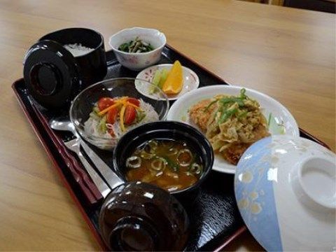 ファインビレッジ緑花台の食事。栄養バランスの整ったお食事を毎日出来たてでご提供しております。