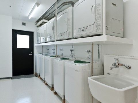 ファインビレッジ緑花台の洗濯室。ご自宅にいるように自分のリズムでお洗濯をしていただけます。気兼ねなくご使用ださい。