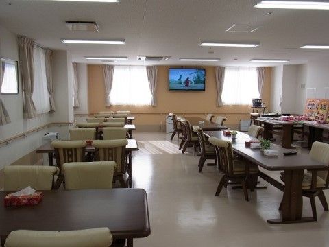 ゆったりしたダイニングエリア