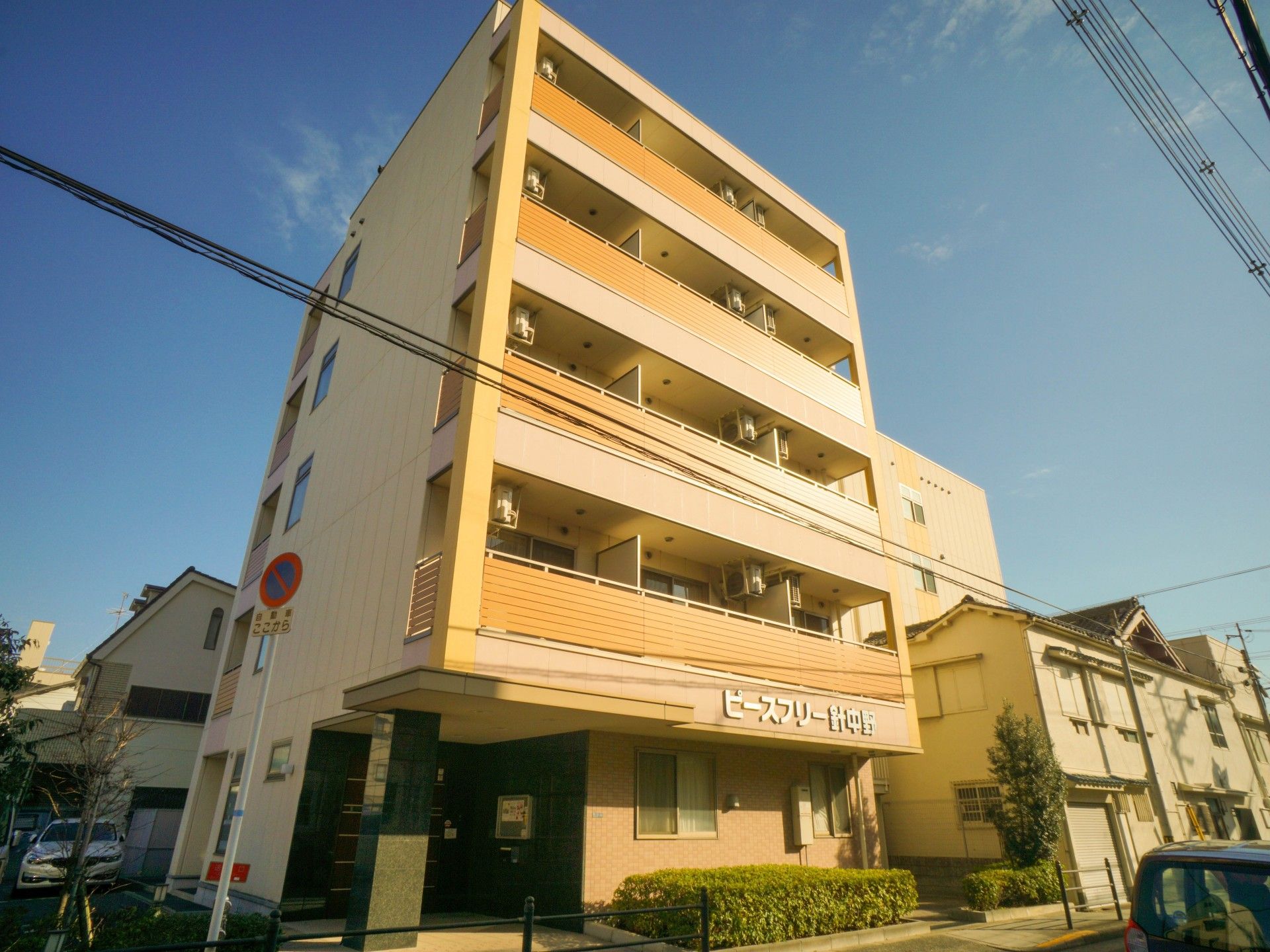 天気のいい日の外観