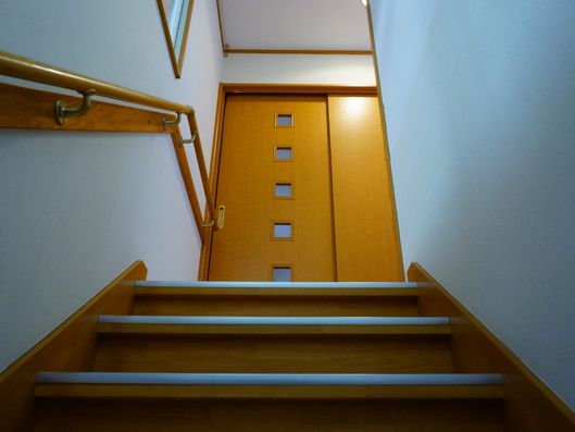 木目調の階段スペース
