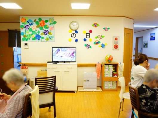 家庭的な雰囲気の食堂