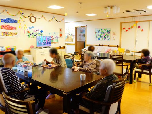 にぎやかな食事