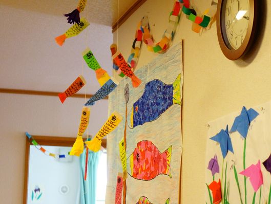 カラフルな紙細工