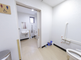 介護施設内のトイレと洗面所
