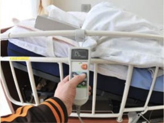 介護用電動ベッド