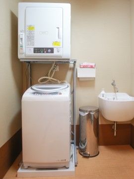 「きららハウス花畑」洗濯機・乾燥機。施設内にいながら、洗濯できるので便利です。
