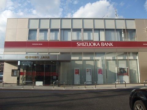 「アイケアおおるり上島」の周辺環境。お引き出しの際などに利用していただける。