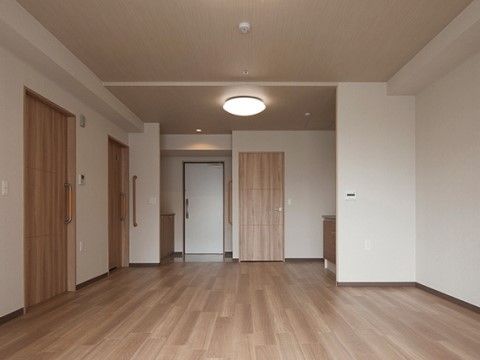 「プレステージ久屋大通」の居室。広さも十分すぎるほど、ゆったりできる空間になっている。