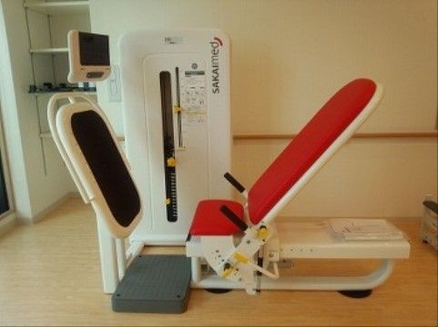 「プレステージ久屋大通」のリハビリ器具。リハビリ器具の設備も整っているので、自立の向上にも繋がっている。