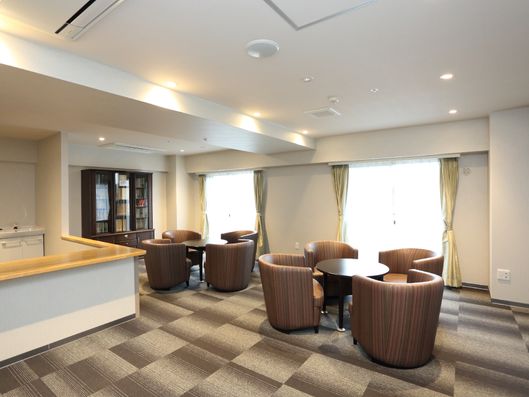 カフェラウンジ