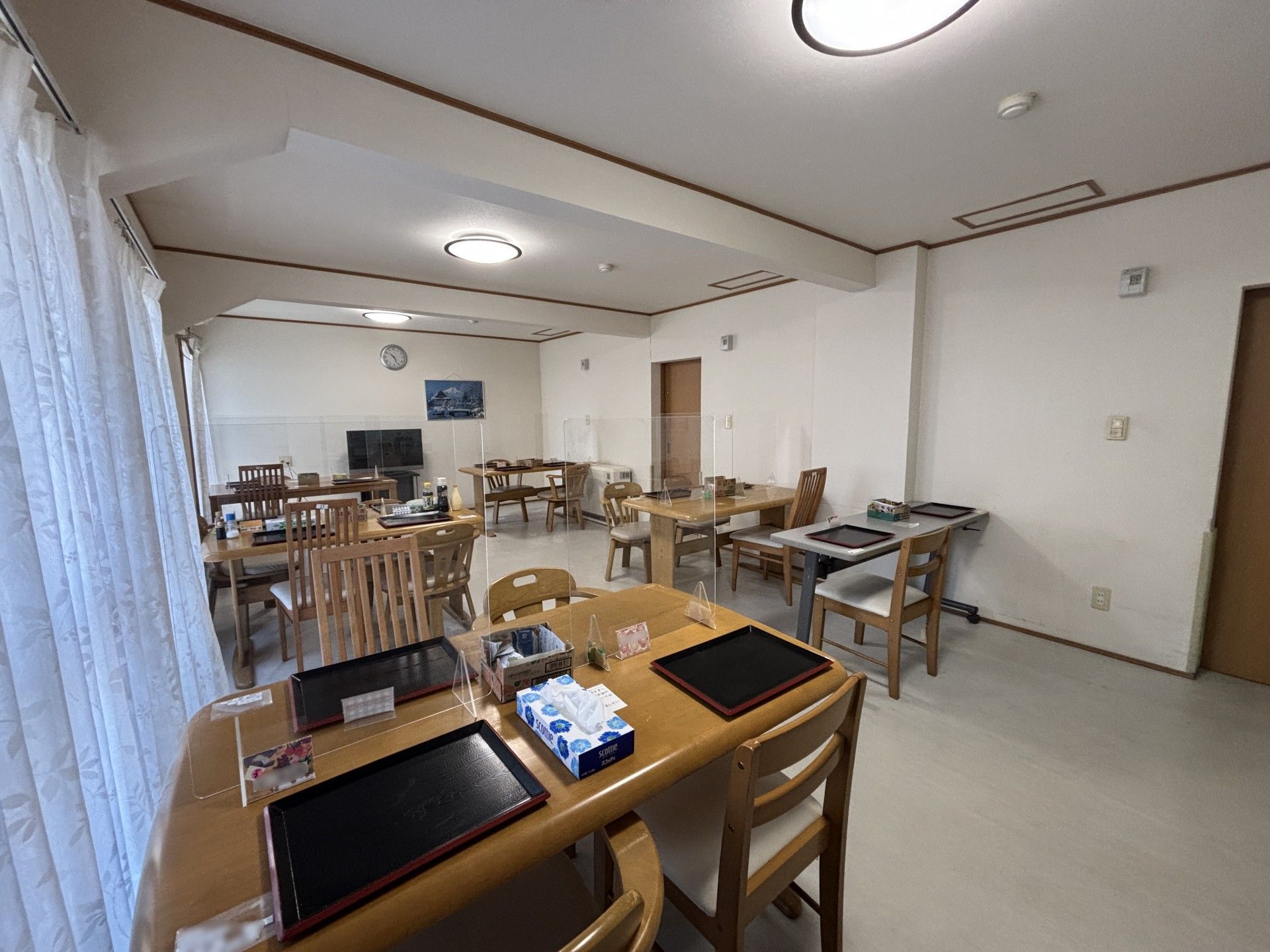 落ち着いた雰囲気の食堂