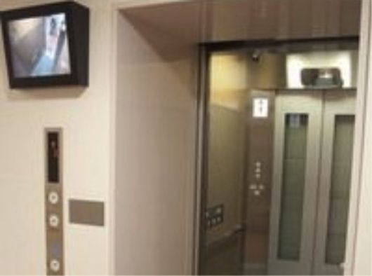 エレベーター。