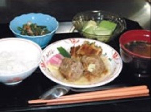 有料老人ホーム ライズの食事。毎日栄誉バランスの整ったおいしいお食事をご提供しております。