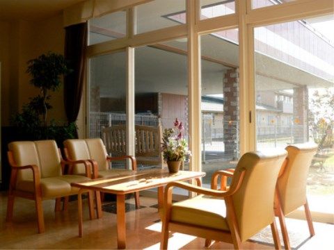 有料老人ホーム ライズの談話コーナー。入居者様の交友・親睦を深めていただける環境のご用意がございます。