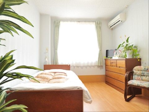 グランディール名古屋北の居室。自分だけの時間を満喫していただけるよう、居室を全て個室制としております。