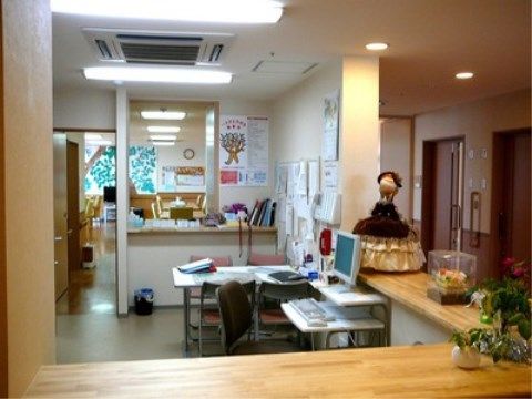 「ニチイケアセンター星が浦」のヘルパーステーション。スタッフが常駐しているので、緊急コールのセンサーも把握している。