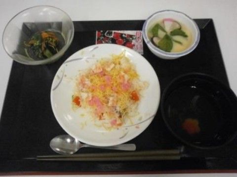 「ニチイケアセンター星が浦」の行事食。その時期に合った、様々なお食事を召し上がれる。