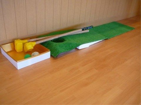 自由に使うことができる、人工芝で作られているパターゴルフ