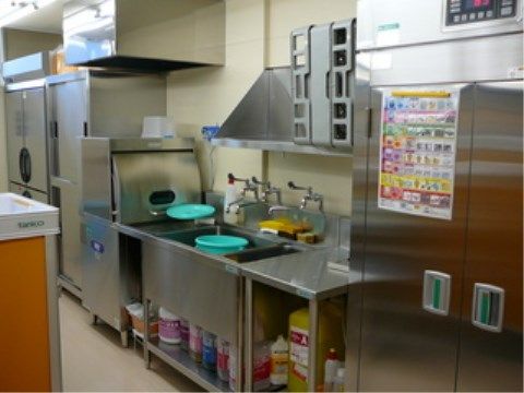 ニチイケアセンター旭川北の厨房。栄養バランスの整った献立を作成し、皆様の日々の健康をこちらよりお届けしております。