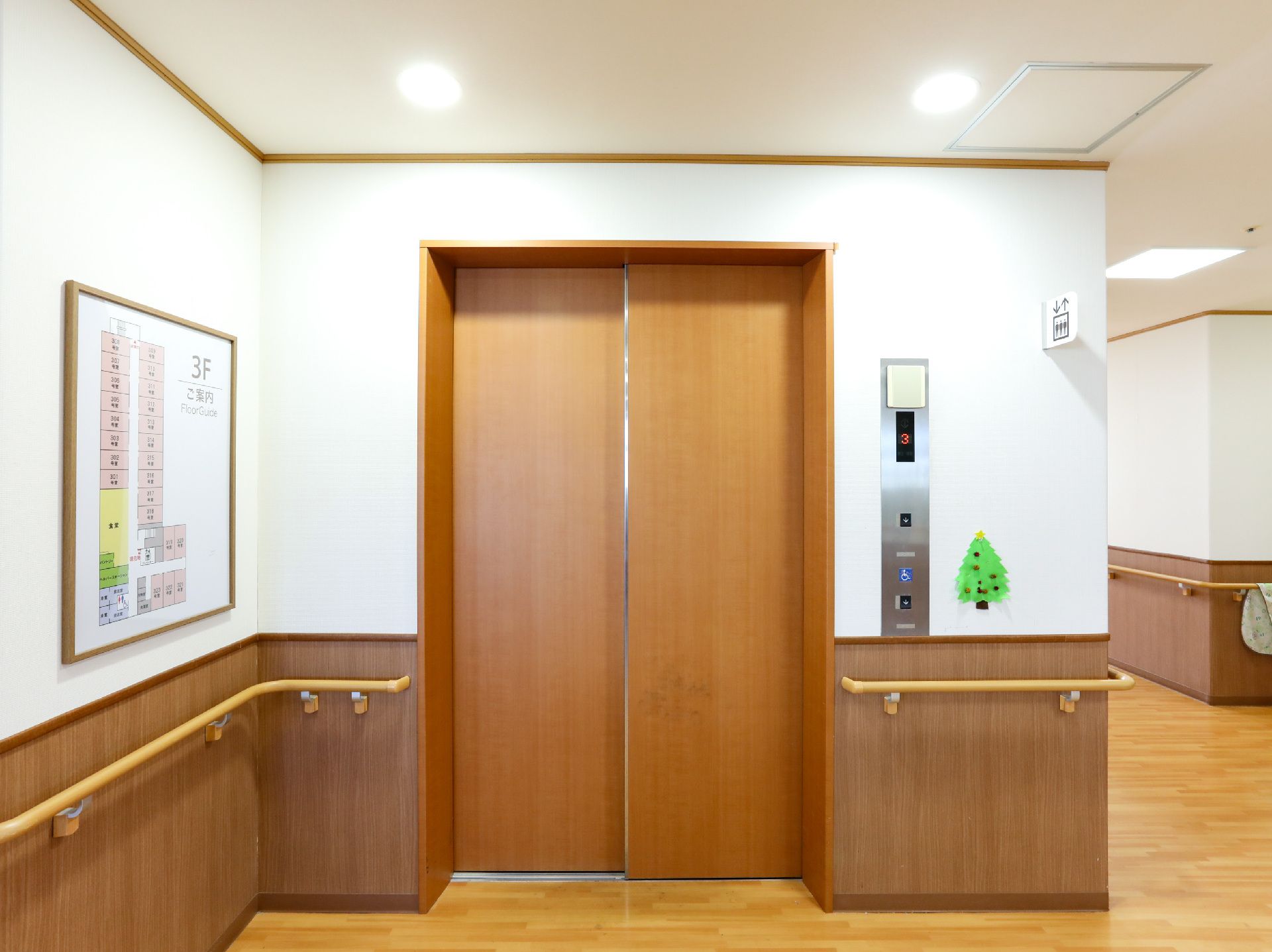施設内エレベーター