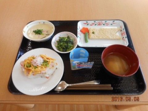 ニチイケアセンター大谷の端午の節句御膳。季節を感じながらのおいしいお食事をお楽しみください。