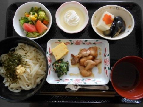 ニチイケアセンター堀崎の食事。新鮮・旬な食材を使用しておりますので毎日を楽しみにお食事いただけます。