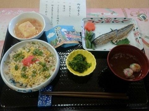 ニチイケアセンター幸手千塚の端午の節句御膳。季節のお食事をご提供しております一年を楽しみながらのお食事をしていただけます。