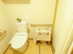 バリアフリー設計のトイレスペース