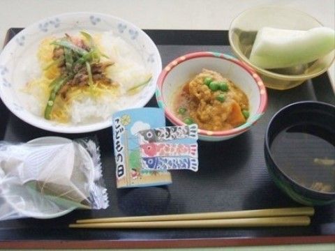 「ニチイケアセンター流山」のお食事。祝日やイベントに合わせたその日限定の特別食がある。