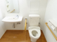 介護施設の落ち着いたトイレ空間