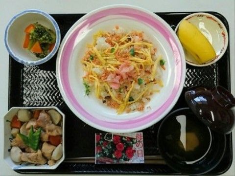 ニチイケアセンター成田の食事。毎日栄養バランスの整ったお食事を作り立てでご提供しております。