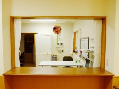 「ニチイケアセンターほりにし」の事務所。明るく綺麗な空間で、事務業務の行いやすくなっている。