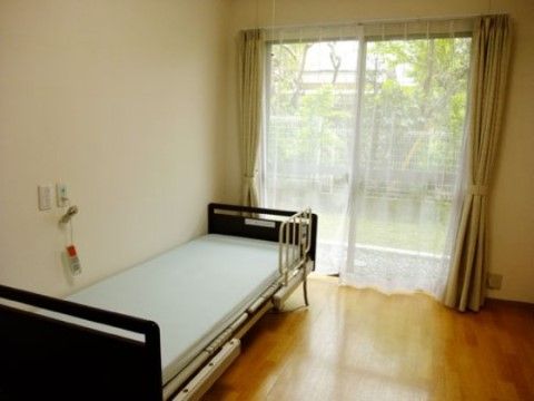 ニチイケアセンター伊勢原の居室環境。毎日を自分らしく過ごせる環境を揃えた個室です。